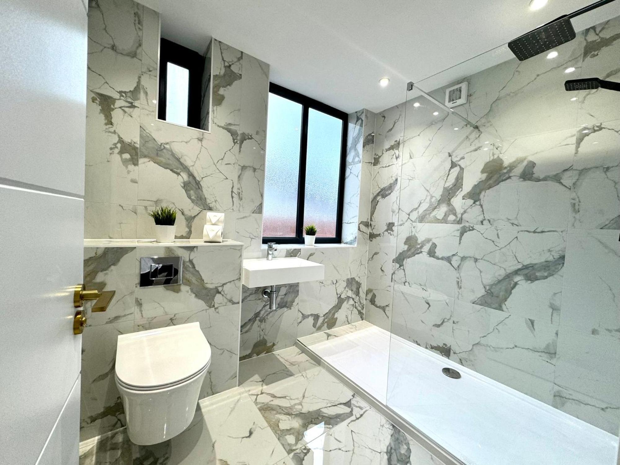 Amazing Large 3 Bedroom Apartment - Sleeps 8! Bournemouth Zewnętrze zdjęcie